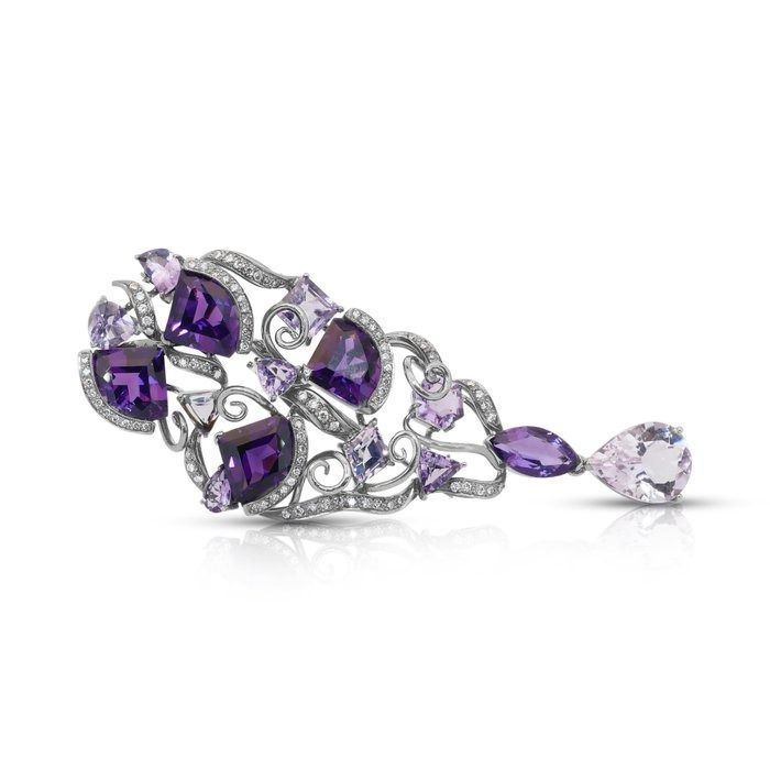 Enchanting 20.19ct Amethysts and Diamonds Brooch in 18k White Gold - IGI Certified
