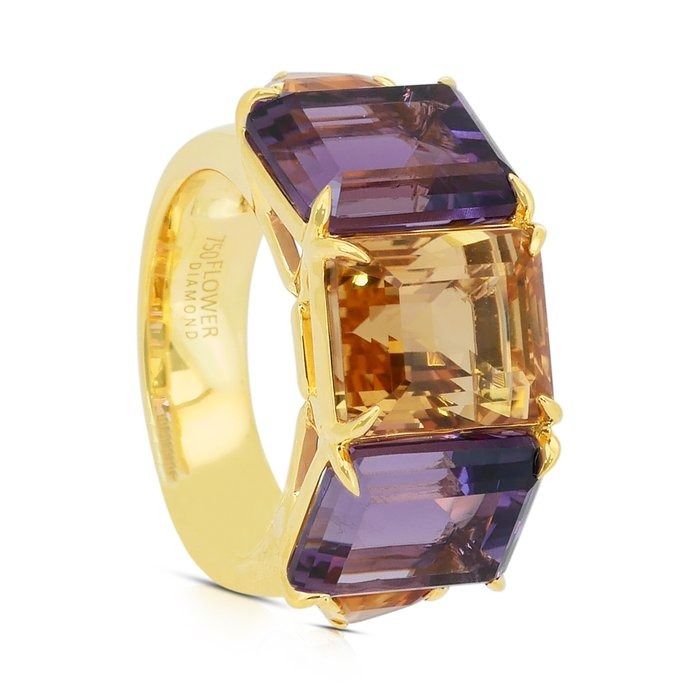 Enchanting 21.02ct Citrine, Amethysts, and Quartzs Ring in 18k Yellow Gold - IGI Certified