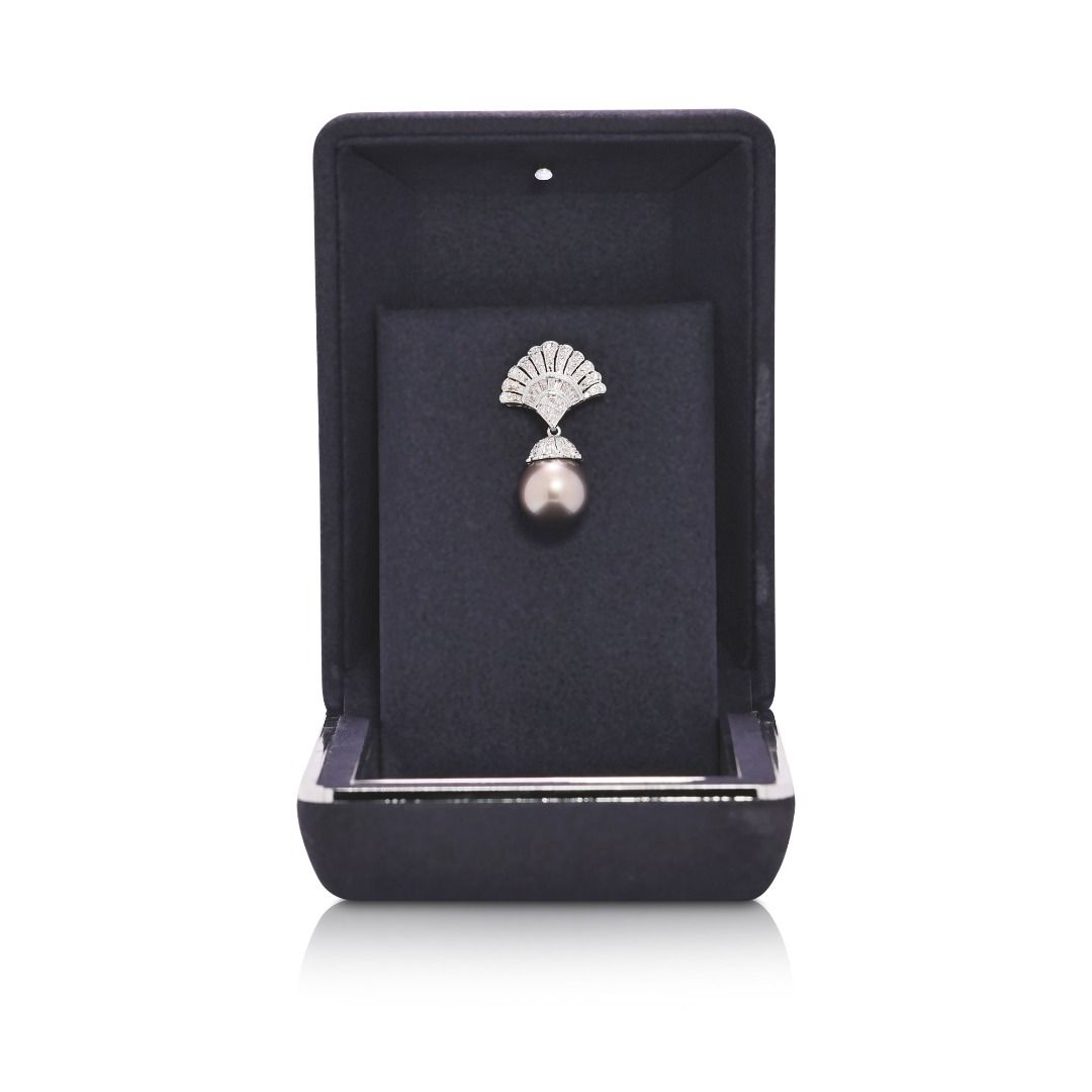 Exquisite 12.68mm South Sea Pearl & 0.38ct Natural Diamond Pendant in 18K White Gold