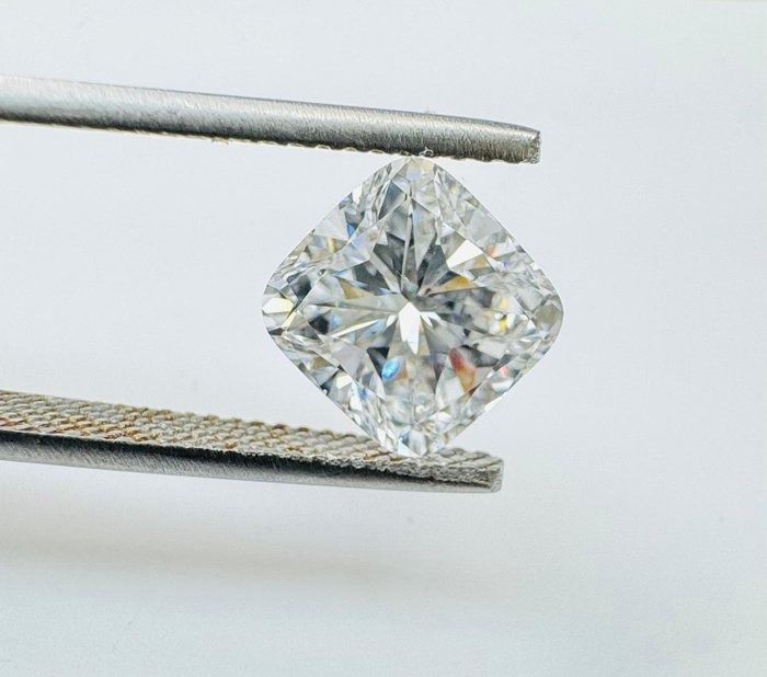 Exquisite 2.71ct Cushion-Shaped Natural Diamond - GIA Certified
