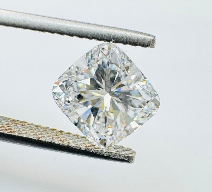 Exquisite 2.71ct Cushion-Shaped Natural Diamond - GIA Certified