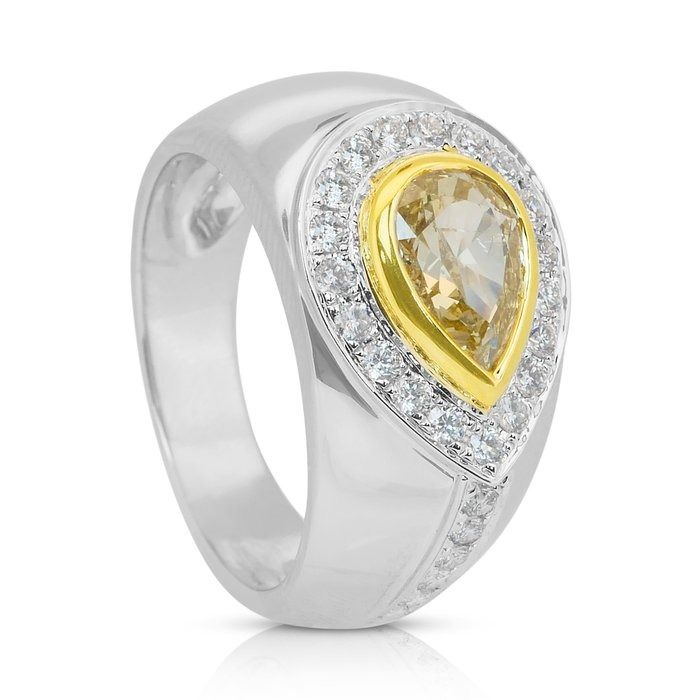 Exquisite 2.91ct Diamonds Cluster Ring in 18k White & Yellow Gold - IGI Certified