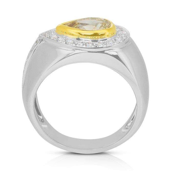 Exquisite 2.91ct Diamonds Cluster Ring in 18k White & Yellow Gold - IGI Certified