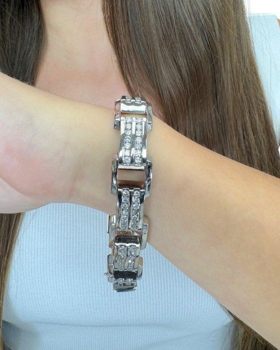 Exquisite 4.01ct Diamonds Bracelet in 14k White Gold - IGI Certified