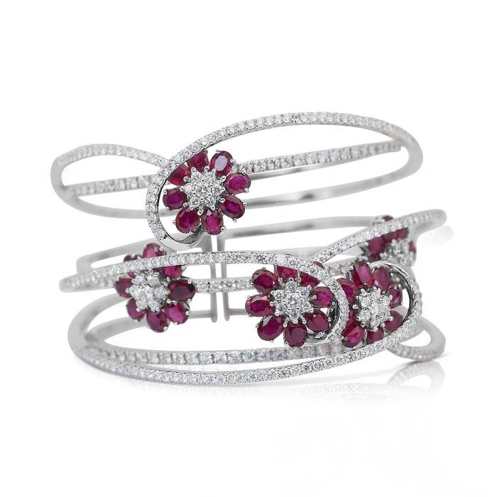 Fascinating 14.60ct Rubies and Diamonds Bracelet in 18k White Gold - IGI Certified