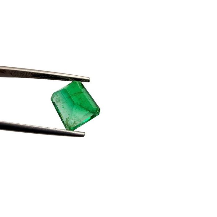 GIA Certified 3.00ct Octagonal-Shaped Emerald Gemstone
