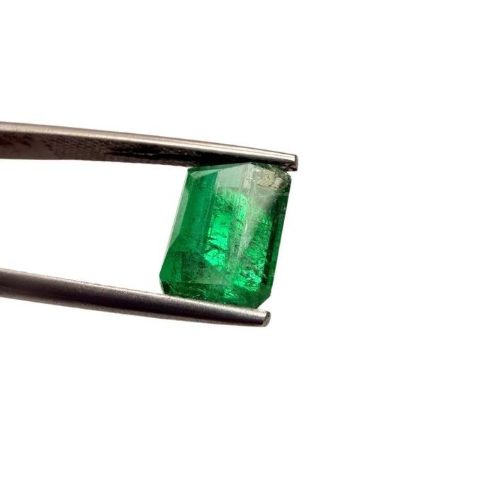 GIA Certified 3.00ct Octagonal-Shaped Emerald Gemstone