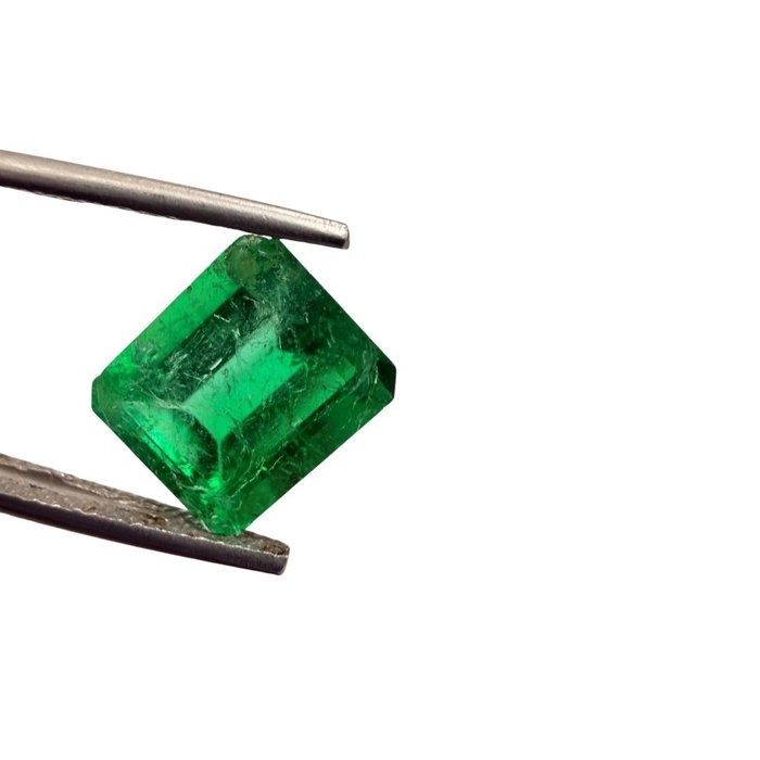GIA Certified 3.00ct Octagonal-Shaped Emerald Gemstone