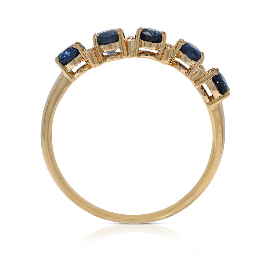 Graceful 0.68ct Blue Sapphire and Natural Diamonds Ring in 18K Yellow Gold