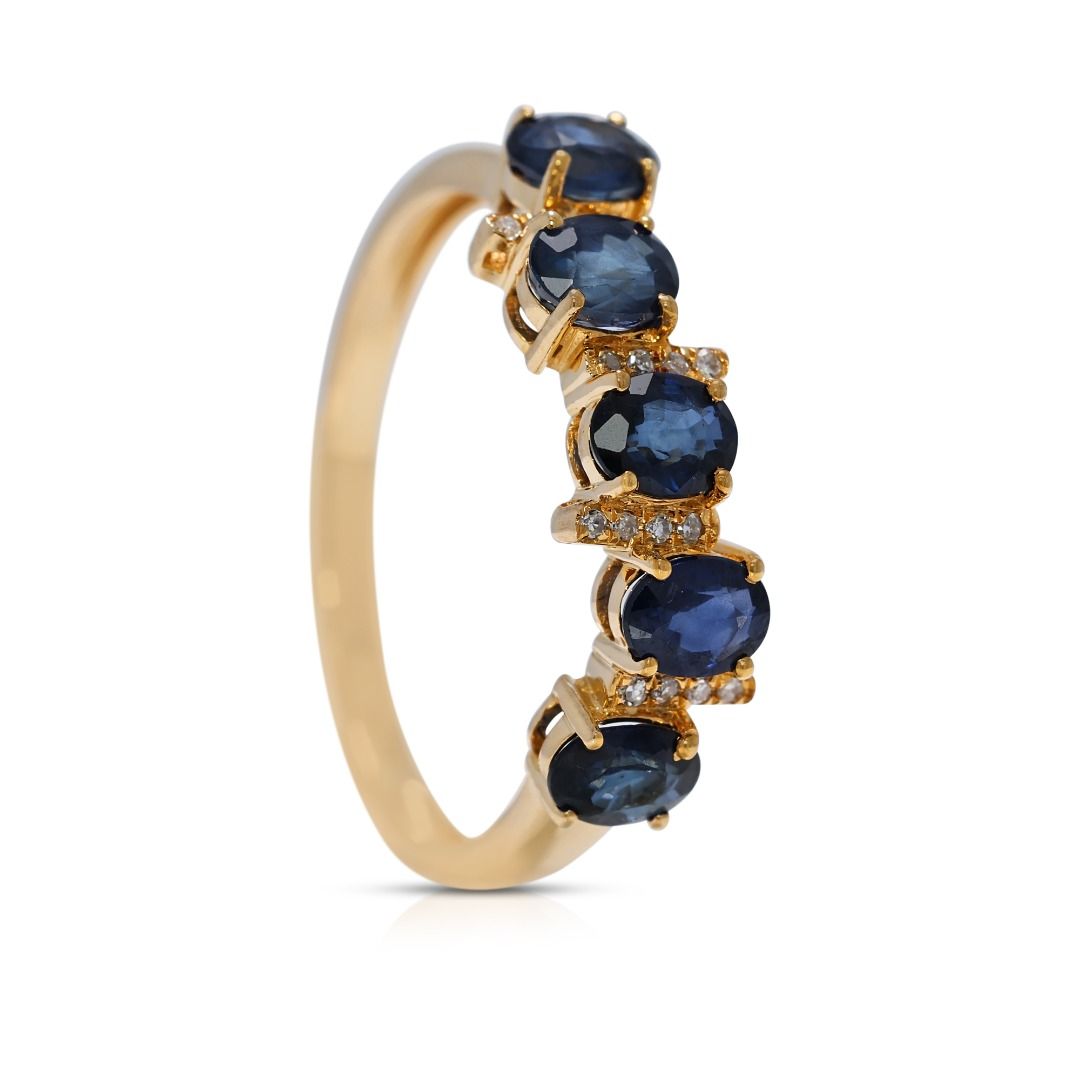 Graceful 0.68ct Blue Sapphire and Natural Diamonds Ring in 18K Yellow Gold