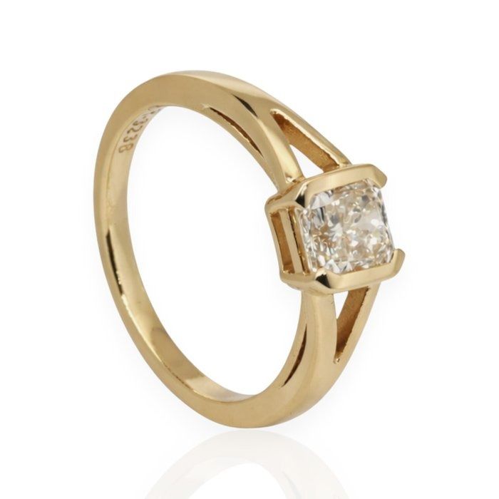 IGI Certified 1.02ct Diamond Solitaire Ring in 18k Yellow Gold