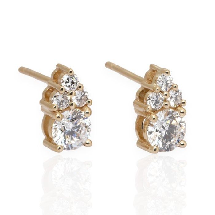 IGI Certified 1.31ct Diamonds Earrings in 18k Yellow Gold