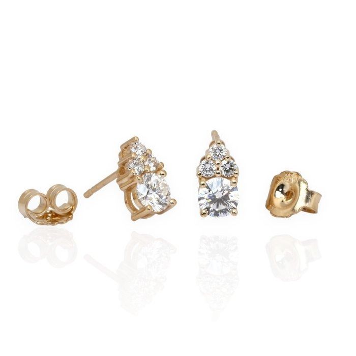 IGI Certified 1.31ct Diamonds Earrings in 18k Yellow Gold