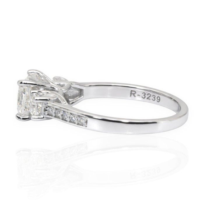 IGI Certified 2.20ct Diamonds 3-Stone Ring in 18k White Gold