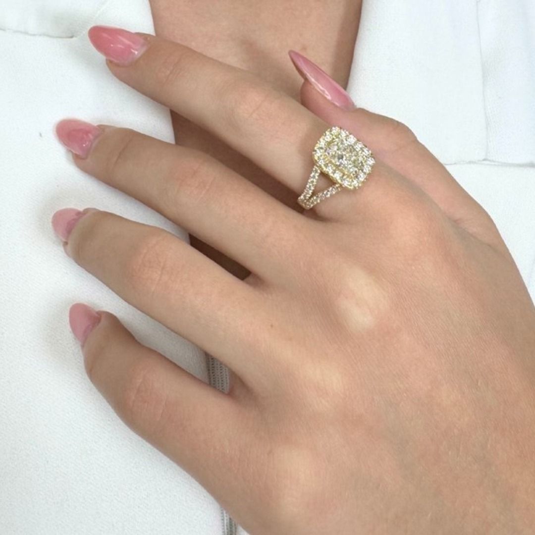 IGI Certified 2.43ct Diamonds Halo Ring in 18k Yellow Gold