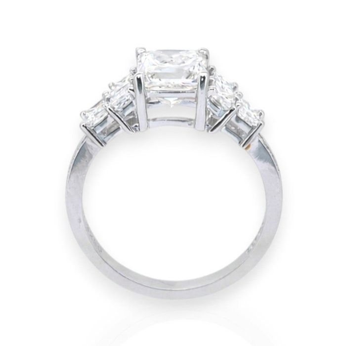 IGI Certified 2.56ct Diamonds Cluster Ring in 18k White Gold
