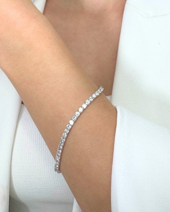 IGI Certified 2.88ct Diamonds Tennis Bracelet in 18k White Gold