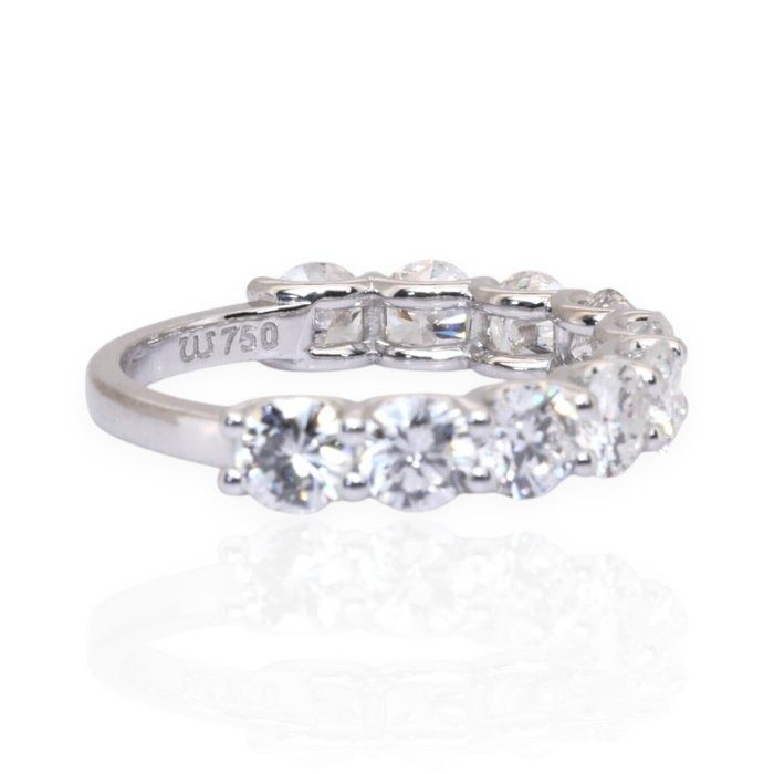 IGI Certified 3.01ct Diamonds Ring in 18k White Gold