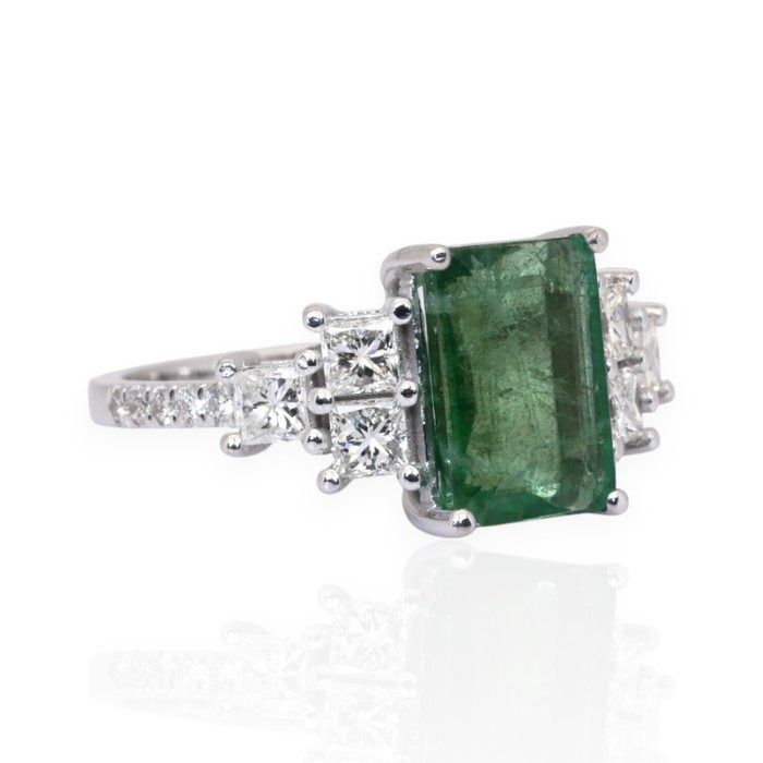 IGI Certified 3.26ct Emerald and Diamonds Cluster Ring in 18k White Gold