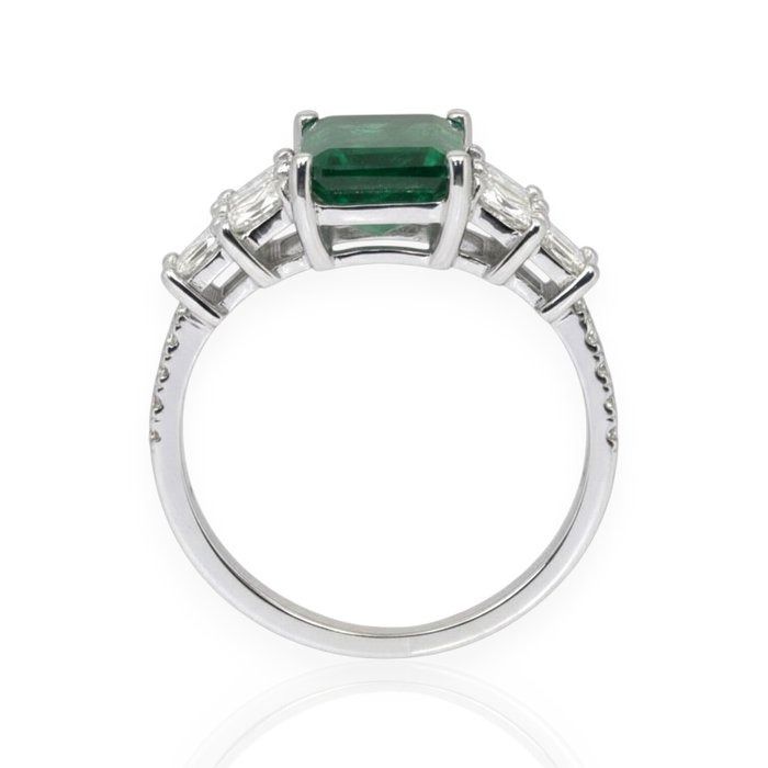 IGI Certified 3.26ct Emerald and Diamonds Cluster Ring in 18k White Gold