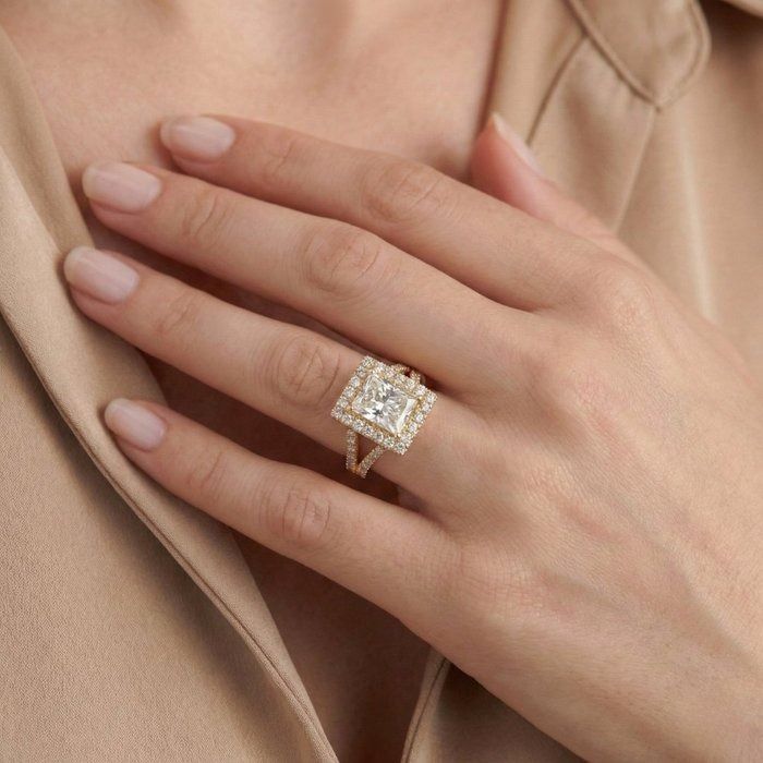 IGI Certified 3.95ct Diamonds Halo Ring in 18k Yellow Gold