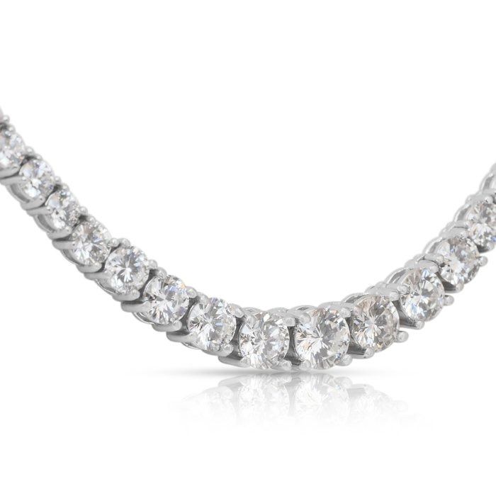 IGI Certified 4.02ct Diamonds Necklace in 18k White Gold