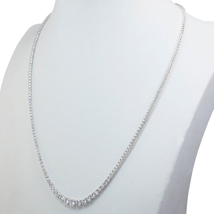 IGI Certified 4.02ct Diamonds Necklace in 18k White Gold