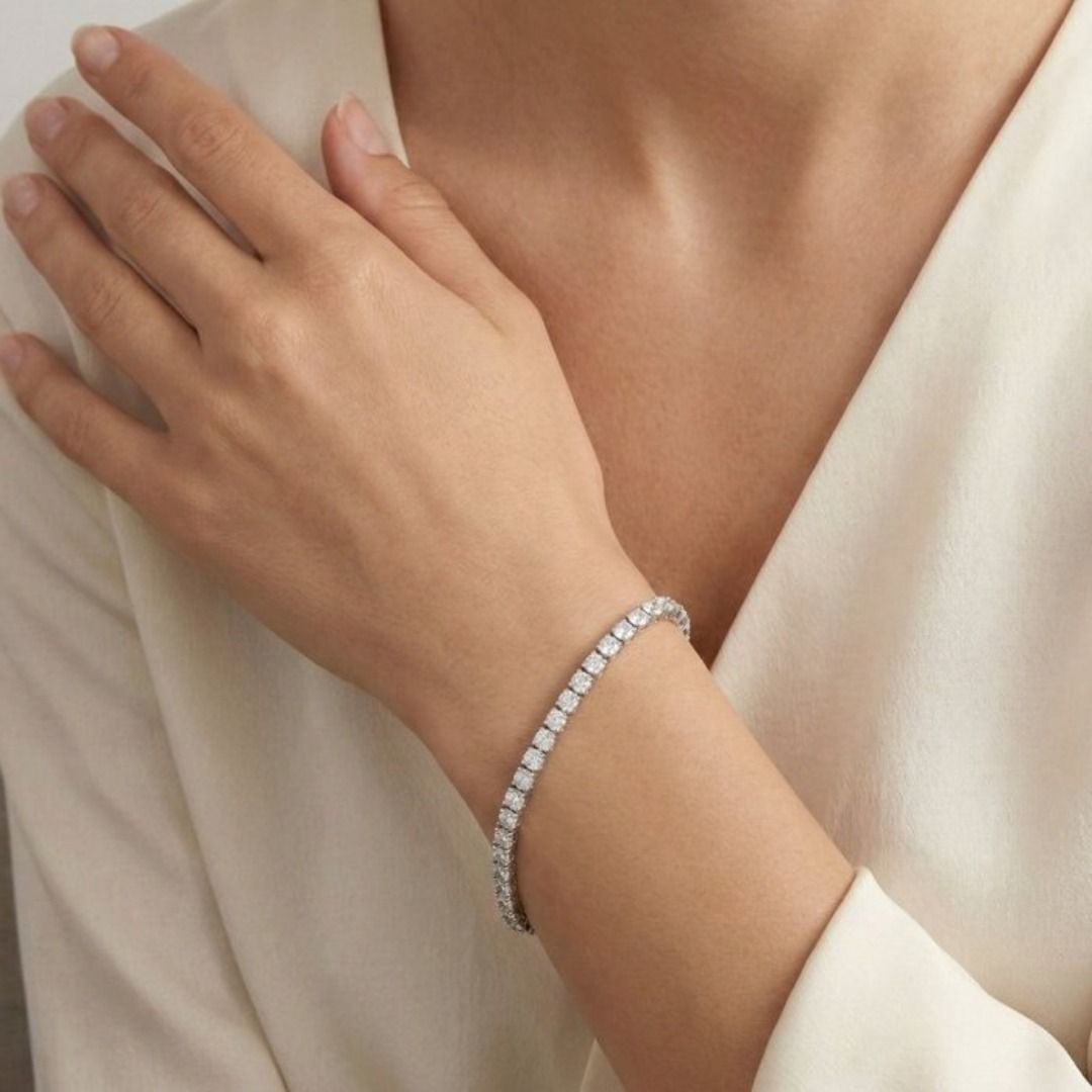 IGI-zertifiziertes 5,88 Karat Diamanten-Tennisarmband in 18 Karat Weißgold
