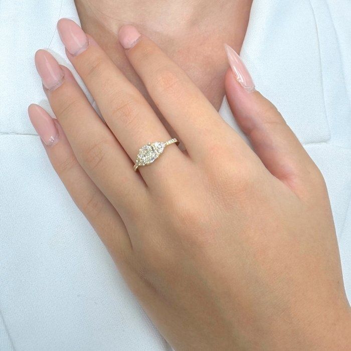 Luminous 1.31ct Diamonds Pave Ring in 18k Yellow Gold - IGI Certified