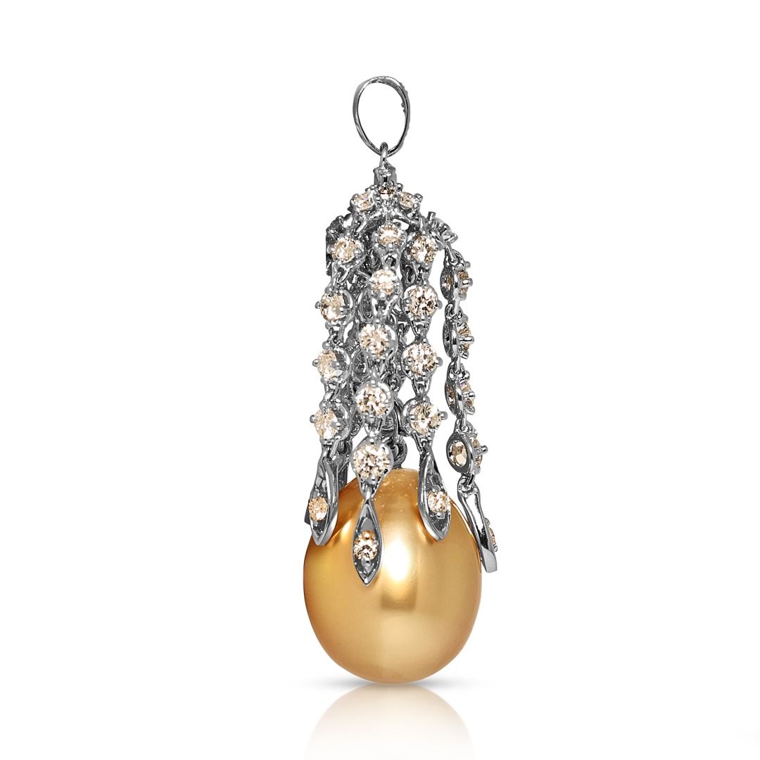 Luminous 2.17ct South Sea Pearl and Diamond Pendant in 18K Two-Toned Gold