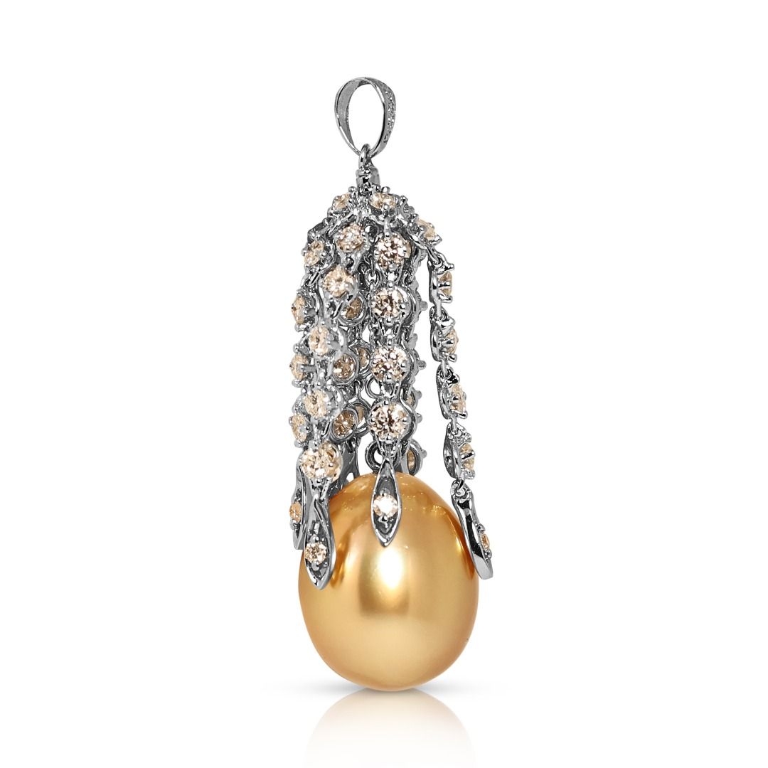 Luminous 2.17ct South Sea Pearl and Diamond Pendant in 18K Two-Toned Gold