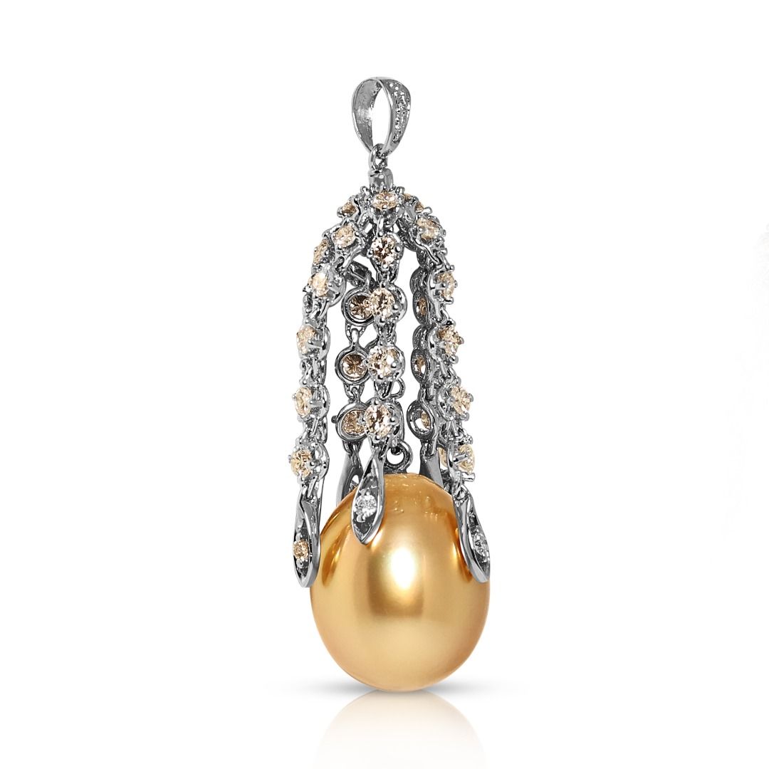Luminous 2.17ct South Sea Pearl and Diamond Pendant in 18K Two-Toned Gold