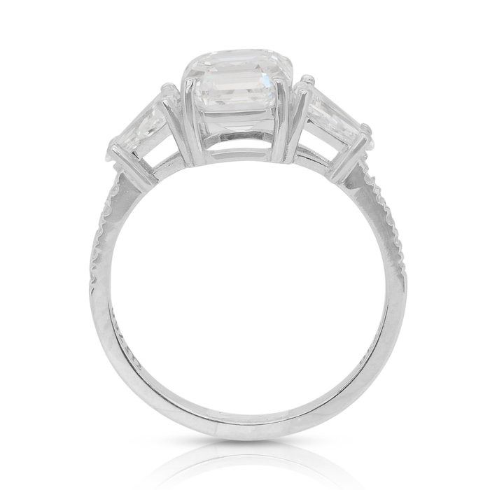 Luminous 2.70ct Diamonds Ring in 18k White Gold - IGI Certified