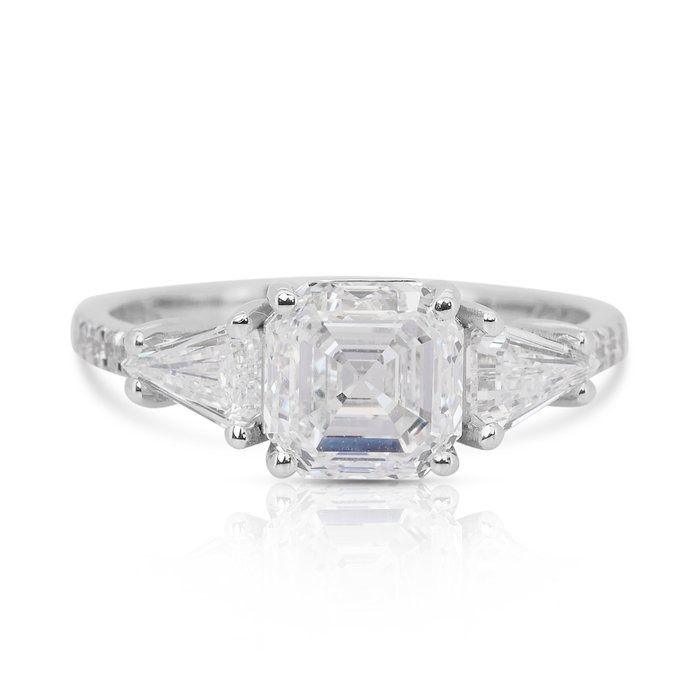 Luminous 2.70ct Diamonds Ring in 18k White Gold - IGI Certified