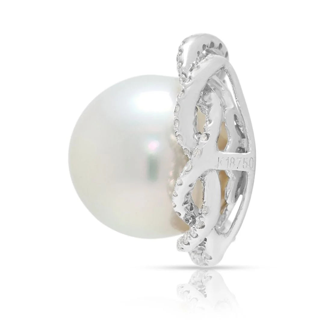 Lustrous 0.40ct Diamond & South Sea Pearl Pendant in 18K White Gold