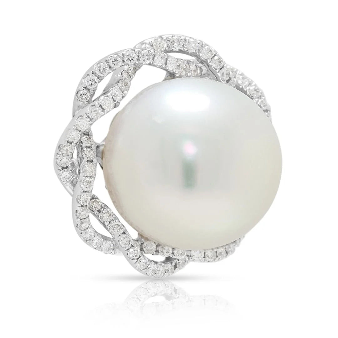 Lustrous 0.40ct Diamond & South Sea Pearl Pendant in 18K White Gold