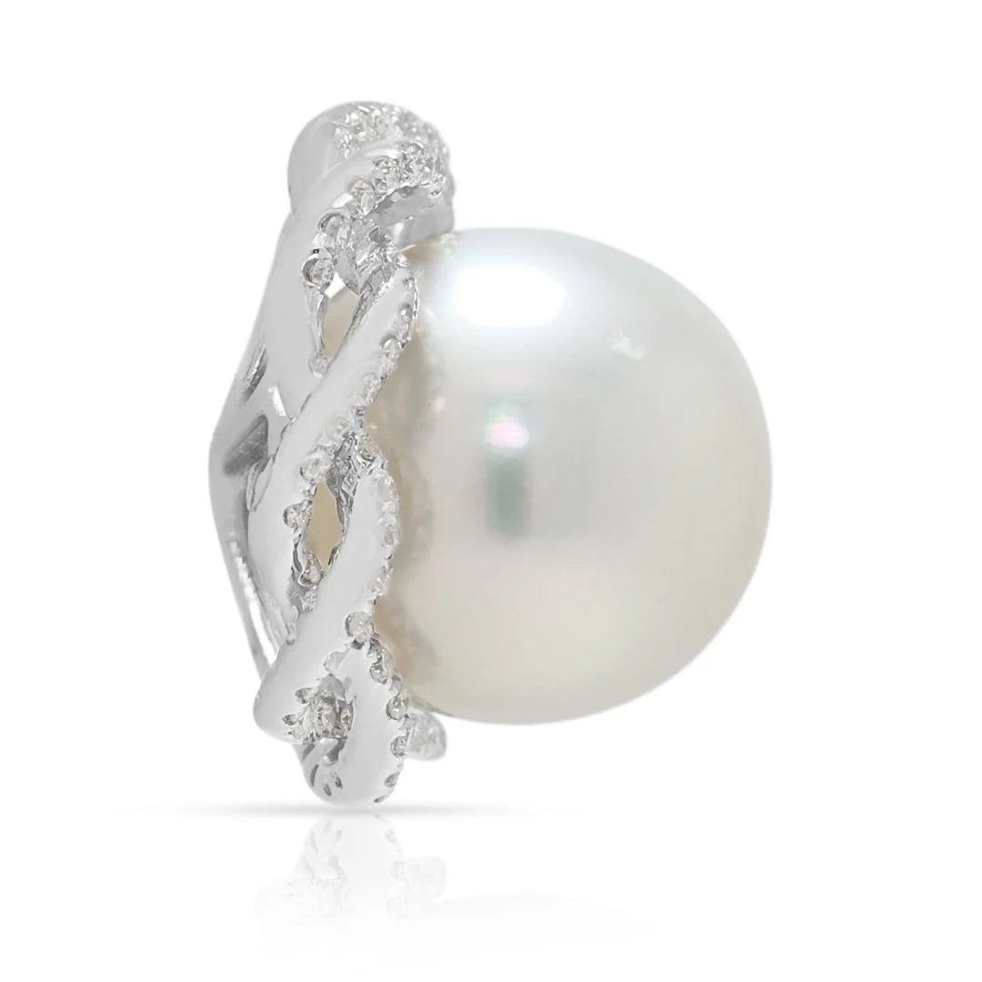 Lustrous 0.40ct Diamond & South Sea Pearl Pendant in 18K White Gold