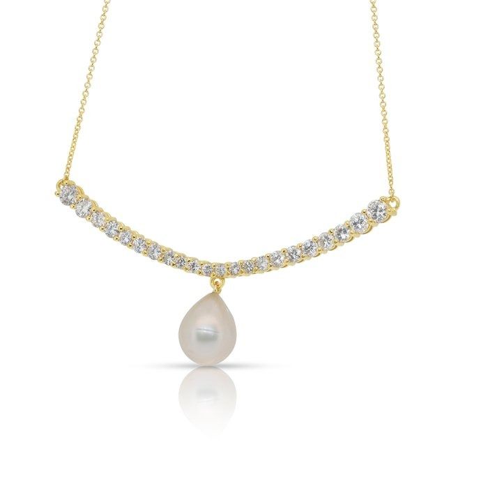 Lustrous 6.15ct Fresh Water Cultured Pearl and Diamonds Necklace in 18k Yellow Gold - IGI Certified