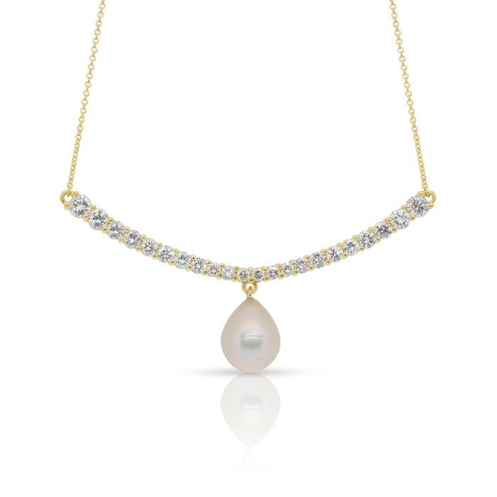 Lustrous 6.15ct Fresh Water Cultured Pearl and Diamonds Necklace in 18k Yellow Gold - IGI Certified