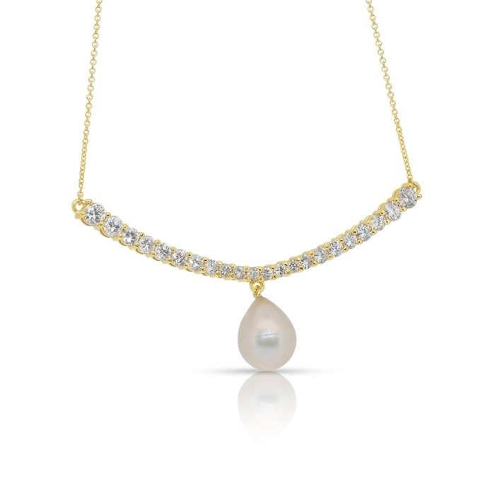 Lustrous 6.15ct Fresh Water Cultured Pearl and Diamonds Necklace in 18k Yellow Gold - IGI Certified