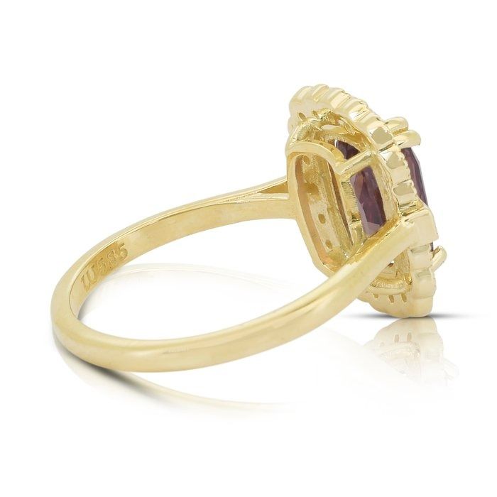 Luxurious 3.53ct Garnet and Diamonds Cluster Ring in 14k Yellow Gold - GIA Certified