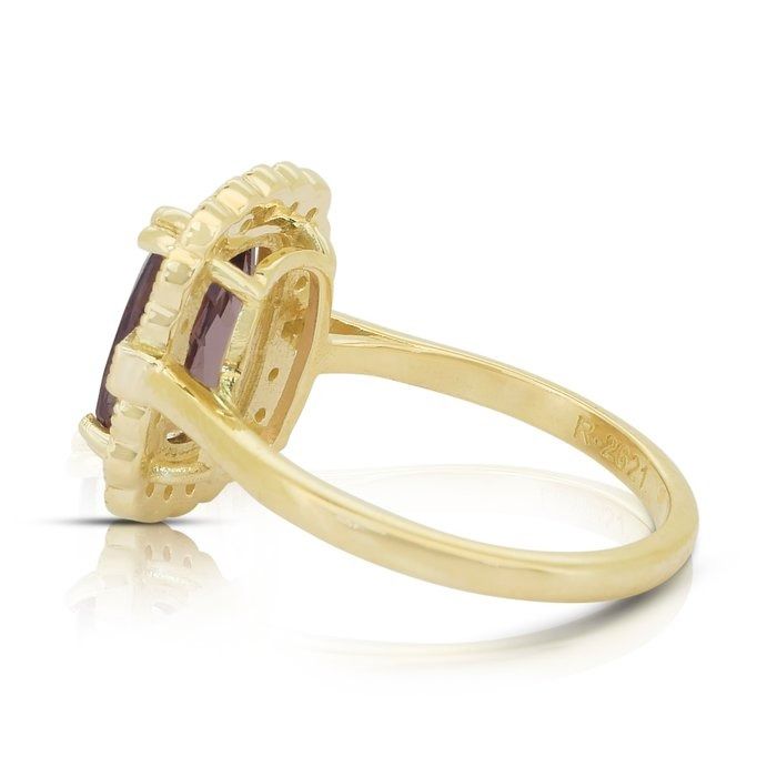 Luxurious 3.53ct Garnet and Diamonds Cluster Ring in 14k Yellow Gold - GIA Certified