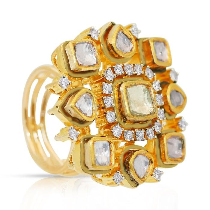 Luxurious 4.35ct Diamonds Cocktail Ring in 18k Yellow Gold - IGI Certified