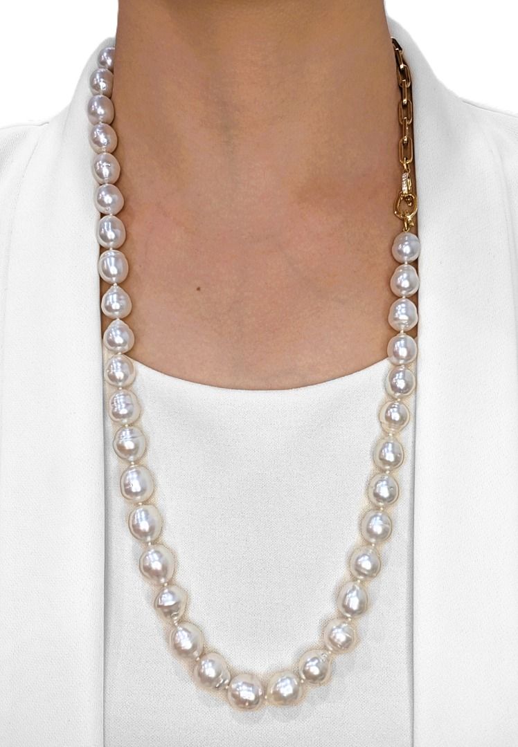 Luxurious South Sea Pearl & 0.3ct Natural Diamond Necklace in 18K Yellow Gold (New-Unworn)