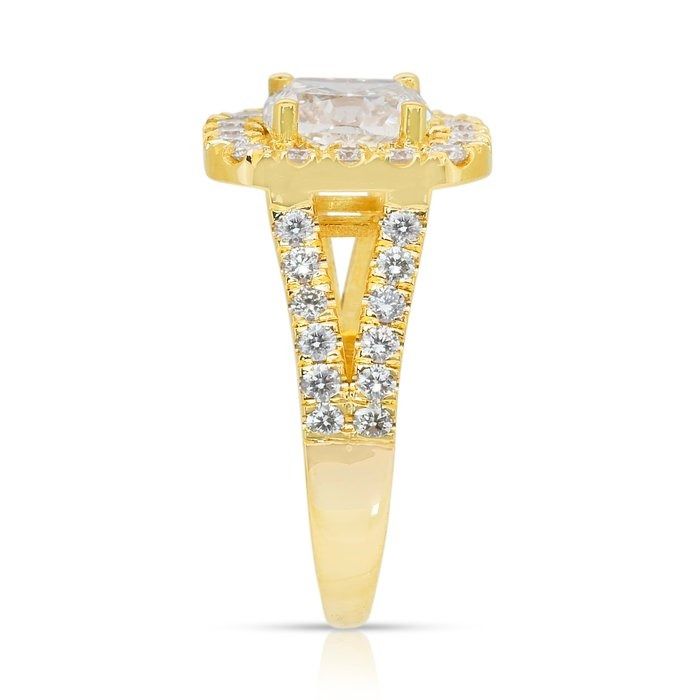 Magnificent 3.03ct Diamonds Cocktail Ring in 18k Yellow Gold - IGI Certified