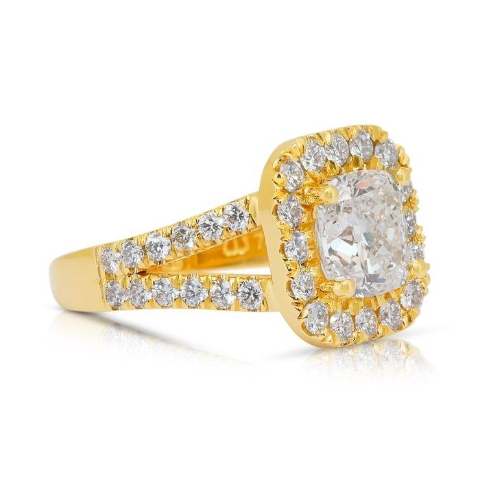 Magnificent 3.03ct Diamonds Cocktail Ring in 18k Yellow Gold - IGI Certified