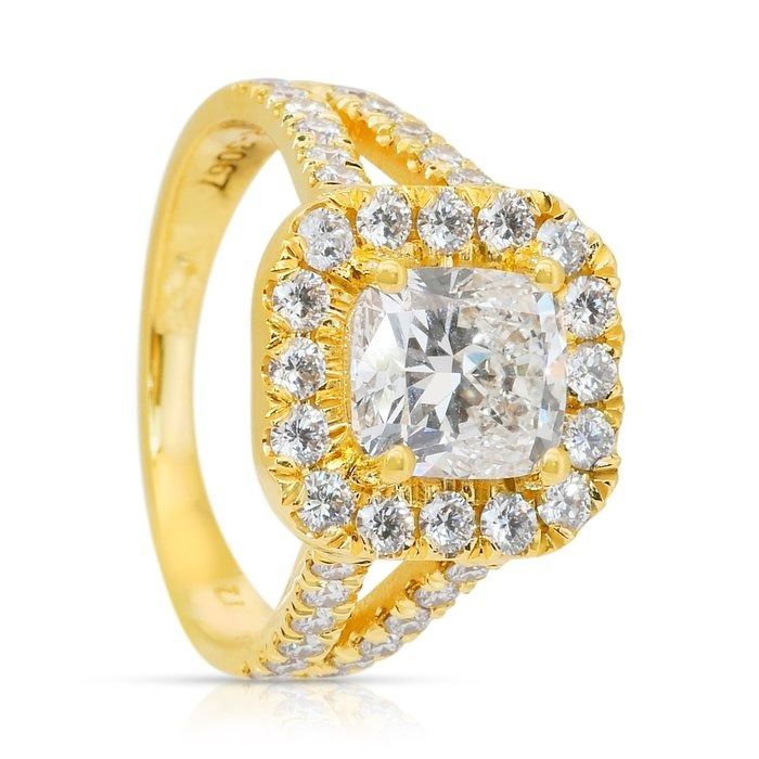 Magnificent 3.03ct Diamonds Cocktail Ring in 18k Yellow Gold - IGI Certified