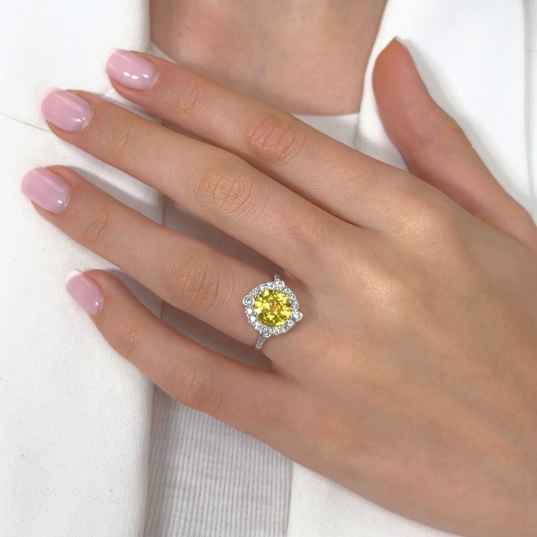 Mesmerizing 3.56ct Sapphire and Diamonds Cluster Ring in 14k White Gold - IGI Certified