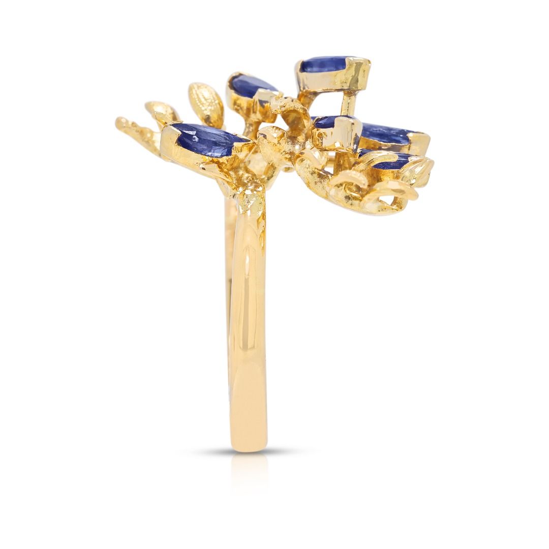 Nature-Inspired 0.56ct Sapphire Ring in 14K Yellow Gold