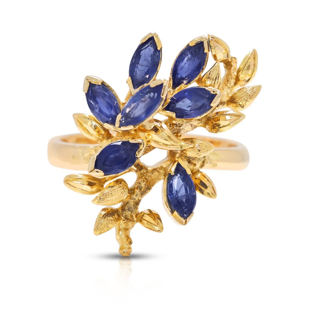 Nature-Inspired 0.56ct Sapphire Ring in 14K Yellow Gold